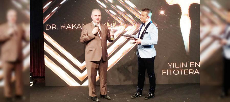 Doktor Hakan Özkul Altın Kanat Yılın Fitoterapisti Ödülü